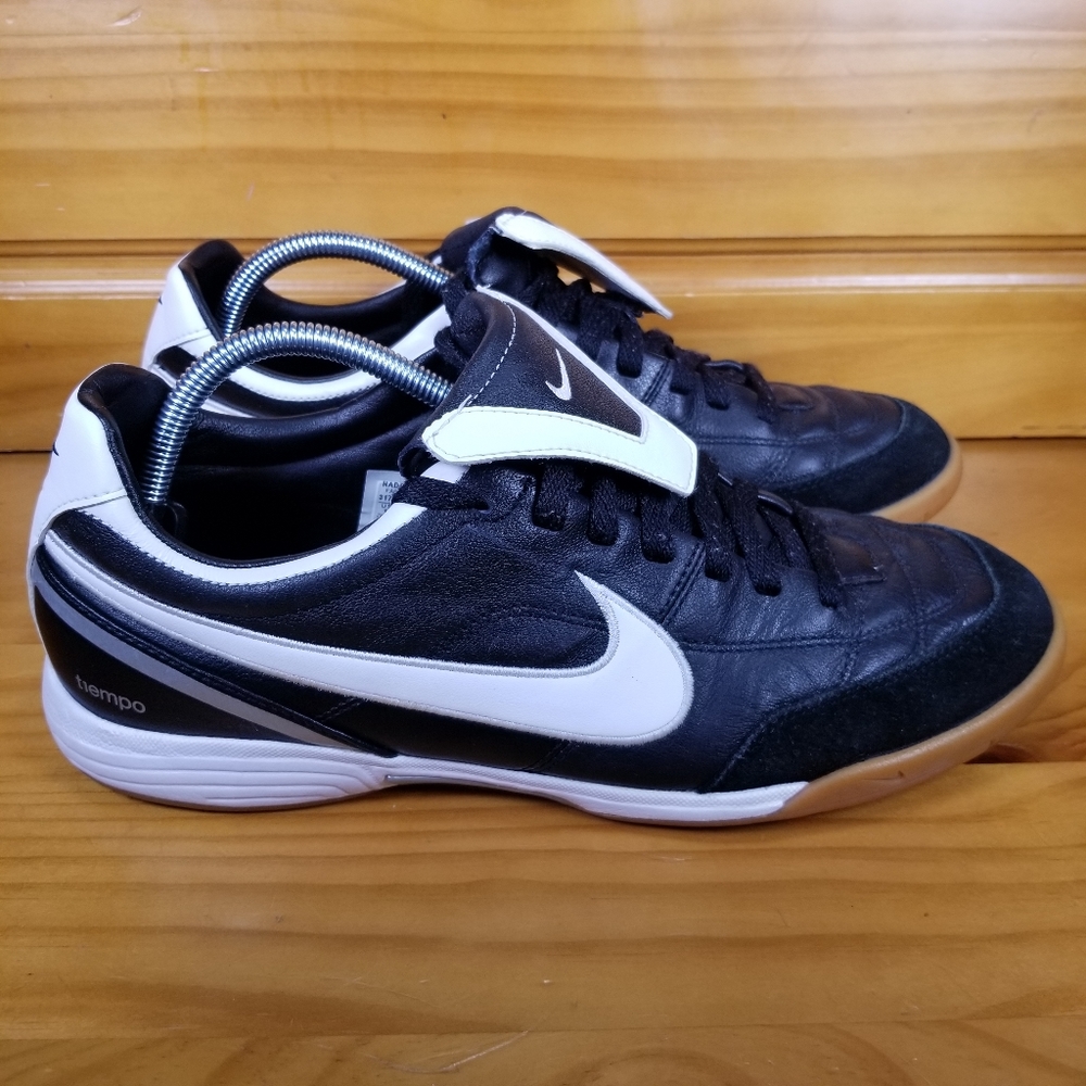 Nike Tiempo Mystic II IC Mens Size 11 Black Leather Soccer Shoes 317591-011